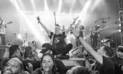 Aljadaqui enciende el Oktober Fest de Santiago ante 3,000 personas y sorprende con Krispy en el escenario