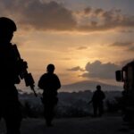 Información sobre el hallazgo de cuatro cuerpos que podrían corresponder a militares salvadoreños desaparecidos en Haití.