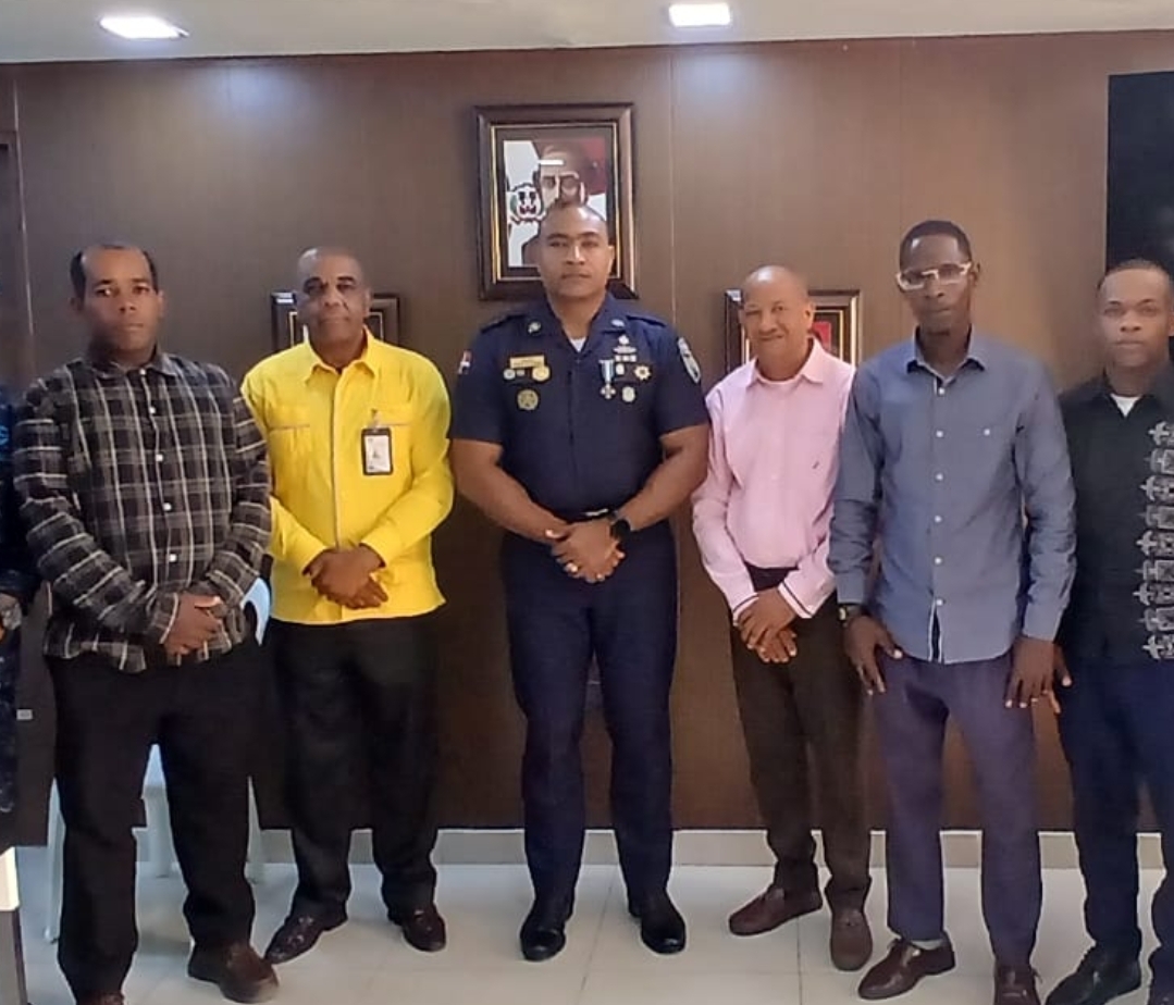 COMISIÓN DE DERECHOS HUMANOS FELICITA AL GENERAL DE LOS SANTOS GUERRERO POR REDUCCIÓN DE HECHOS DELICTIVOS EN LA REGIÓN ENRIQUILLO