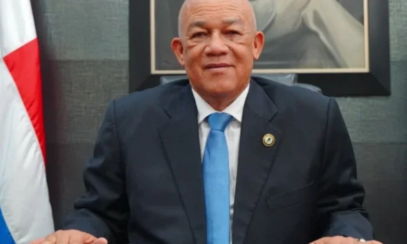 David Herrera, director del Inespre, al expresar su simpatía por las aspiraciones presidenciales de Carolina Mejía.