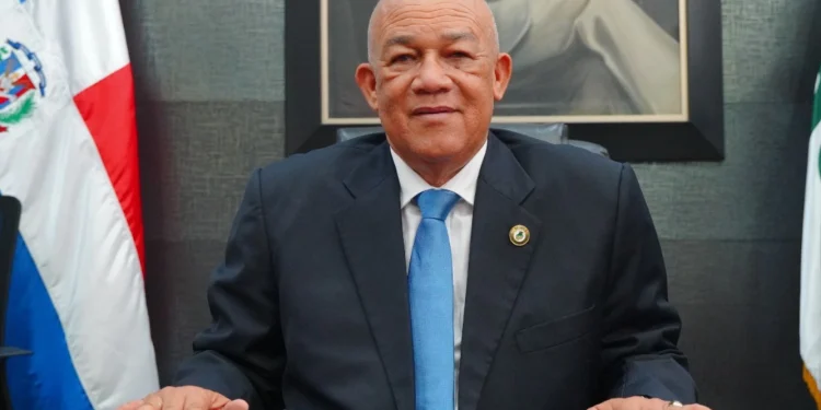 David Herrera, director del Inespre, al expresar su simpatía por las aspiraciones presidenciales de Carolina Mejía.