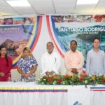 Entre páginas floreces, XIII Feria Internacional del Libro y la Cultura Neiba 2026   La Fundación Tierra Blanca anunció su XIII Feria Internacional del Libro y la Cultura Neiba 2026, con el lema “Entre páginas floreces”, a celebrarse del 28 al 31 de octubre en el Centro Cultural de esta ciudad, dedicada al escritor, historiador y catedrático Eddy Mateo Vásquez, con Elías Piña como “Provincia Homenajeada” y Marruecos el “País Invitado”. La apertura del evento será el miércoles 28 a las 7:00 de la noche ante la presencia de las principales autoridades de la provincia homenajeada y de Bahoruco, donde serán entregadas las condecoraciones al “Escritor Reconocido”, al “País Invitado” y a la “Provincia Homenajeada”, entre ellas “El Gran Sol Taíno” que cada año entrega la Fundación Tierra Blanca y las de “Hijo Meritorio y Huésped de Honor” por la Alcaldía Municipal de Neiba. Escritores y artistas invitados de Marruecos, México, Costa Rica y Angola, además de los destacados exponentes dominicanos aprovechan el escenario literario para la presentación de sus libros, talleres, conferencias y presentaciones artísticas en un amplio programa de 4 días, destacándose talleres literarios en las escuelas ofrecidos por los escritores internacionales, la presentación artística de tres cantautores dominicanos reconocidos internacionalmente: Jandy Féliz (en el acto de apertura), Enrique Féliz y Charlie Mosquea, quienes compartirán escenario con el Coro del Senado de la República Dominicana, en una noche artística-cultural el viernes 30. Sobre los méritos literarios de Eddy Mateo Vásquez podemos destacar que es autor de los libros: “Antología Literaria”, “El Suroeste y la Independencia Nacional”, “Independentistas y Restauradores de Neyba”, “Apolinar Perdomo, otros escritos” y las novelas “En la Ultima Espera” y “Llorar con los que lloran”, además de una gran carrera como catedrático universitario, como congresista y en funciones públicas diversas. Por otro lado, Tierra Blanca ha tenido un buen acercamiento con la embajada marroquí, la cual tomó la iniciativa solicitando con antelación que Marruecos sea el País Invitado para la feria del 2026, mientras que con Elías Piña La Fundación completa el reconocimiento a todas las provincias del Sur en la Feria del Libro de Neiba. A solicitud de Tierra Blanca y por la gestión del senador de Bahoruco, la Cámara de Senadores Dominicano reconoce la carrera artística del cantautor Enrique Feliz, nativo de Tamayo, provincia Bahoruco, condecoración que será entregada en el marco de La Feria del Libro, durante su presentación en la noche cultural. La Feria del Libro de Neiba incentiva la lectura y la escritura creativa, el arte y la cultura en todas sus manifestaciones, posicionándose como una de las más reconocidas del país por su crecimiento en el tiempo y por su relacionamiento con embajadas y escritores de otros países, por lo que cada vez más personalidades, autoridades e instituciones públicas y privadas colaboran con su montaje.