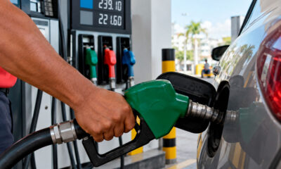 Surtidores de combustibles en una estación de servicio, imagen ilustrativa sobre los precios de la gasolina y el gasoil en República Dominicana.