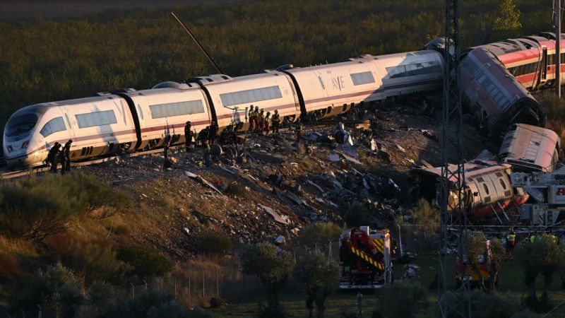 Nueva emergencia: tren con 454 pasajeros queda atrapado en túnel en España