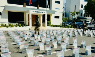 Operativo marítimo de las autoridades dominicanas relacionado con el decomiso de presunta cocaína frente a Pedernales.