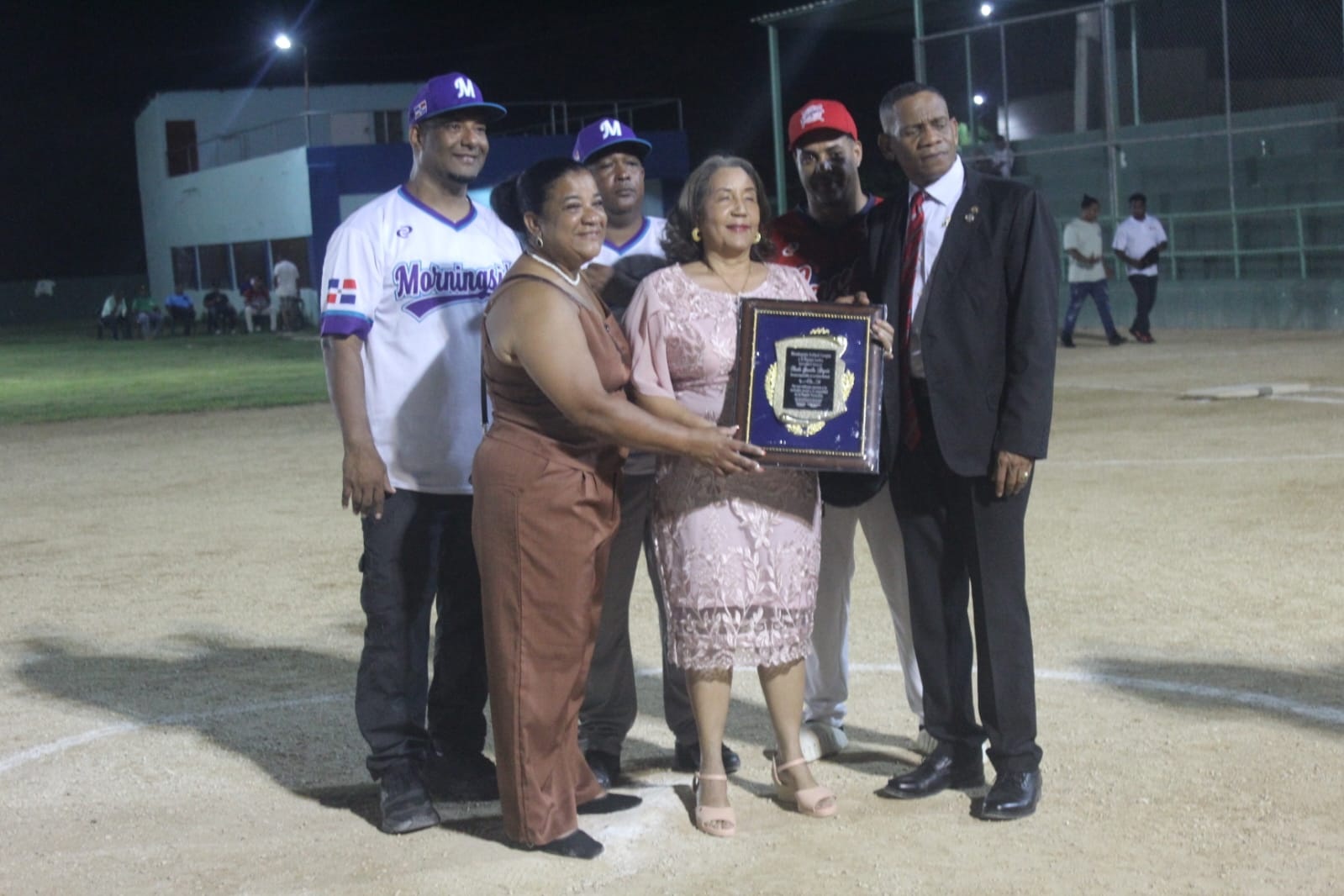 Reconocen a directora de la UASD Recinto Barahona por sus aportes a la educación dominicana