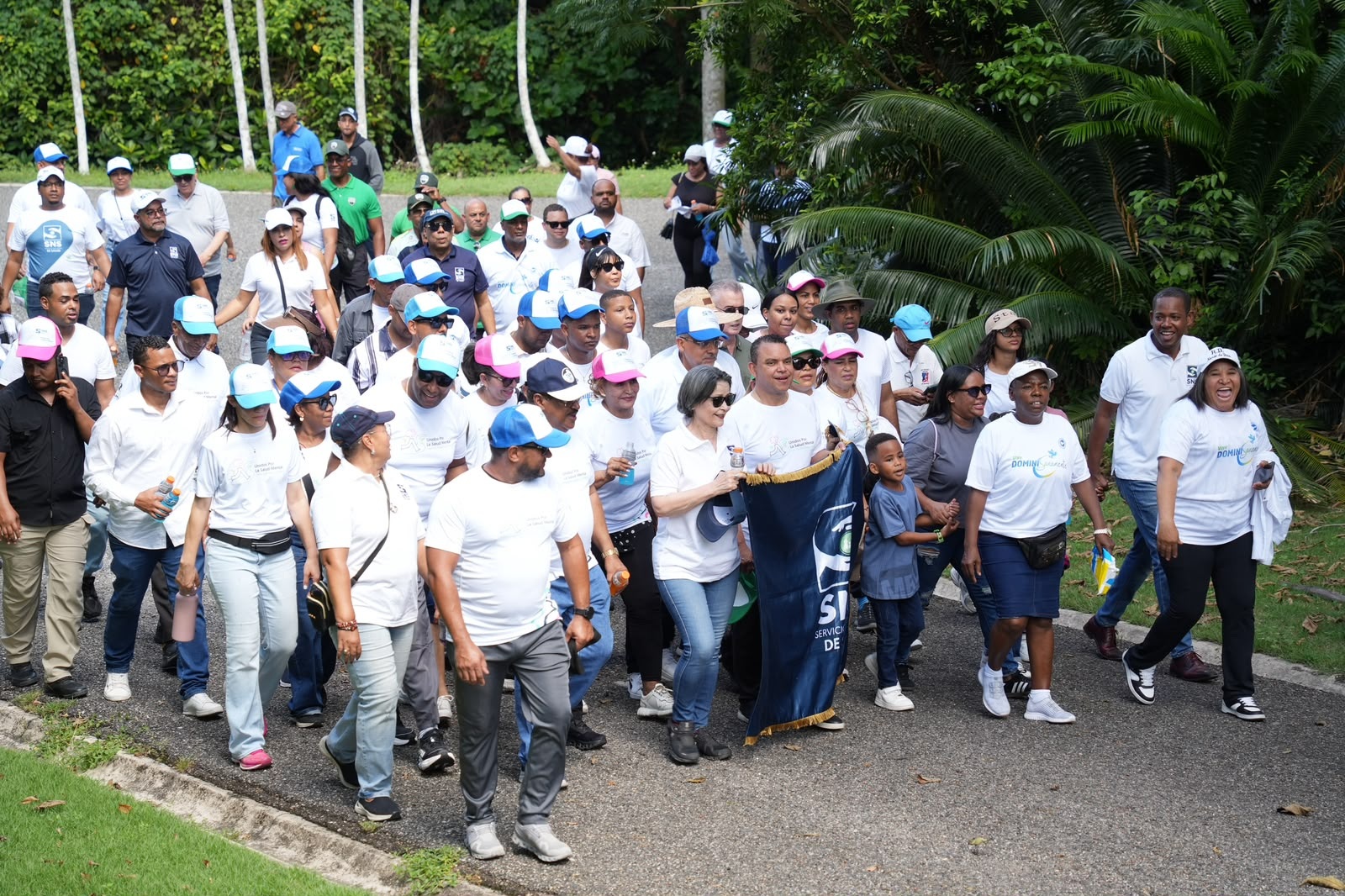 SNS realiza primera caminata por la salud mental y destaca aumento de camas para atención especializada