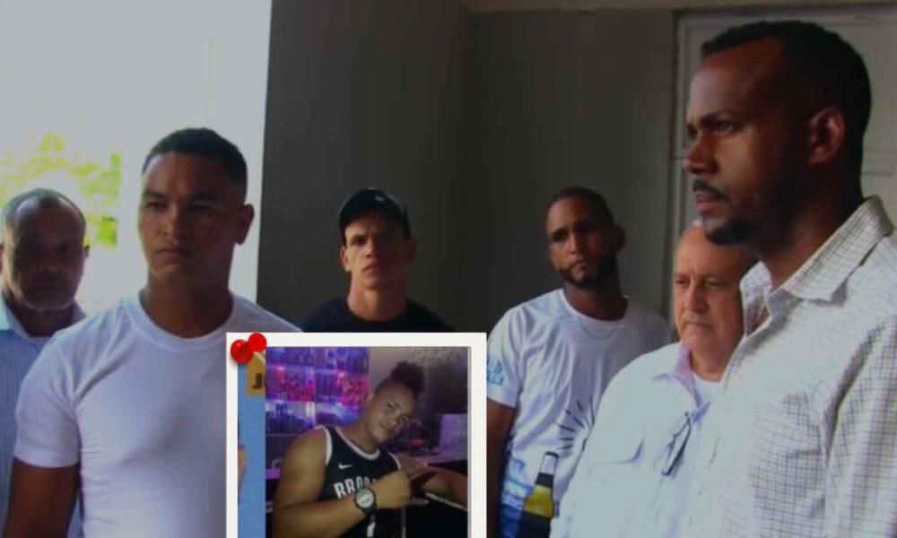 Tres hermanos buscados por la muerte de un hombre en Santo Domingo Oeste se entregaron al Dicrim de la Policía en Azua.