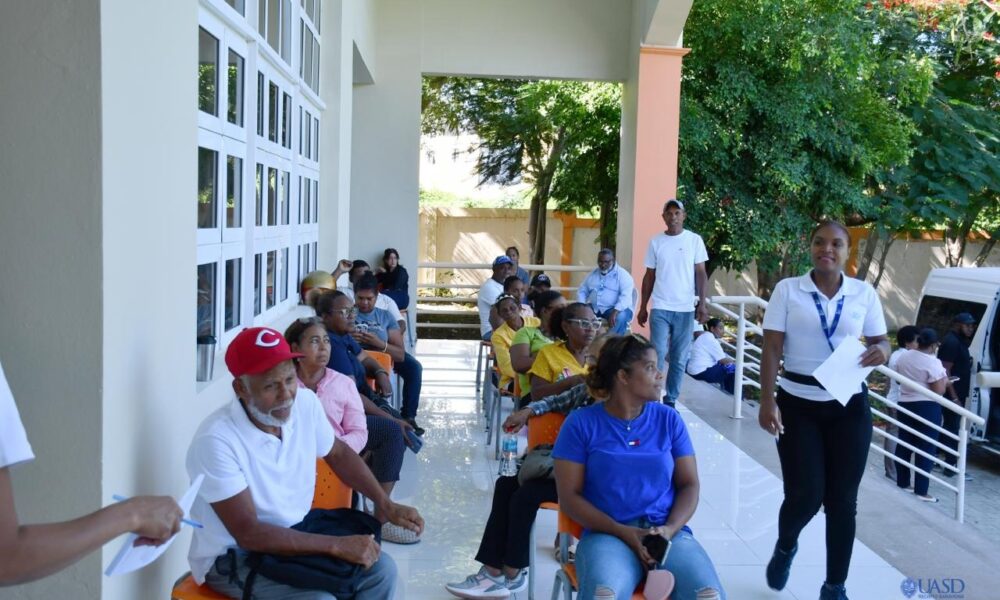 UASD Recinto Barahona y Liga Dominicana contra el Cáncer realizan operativo médico