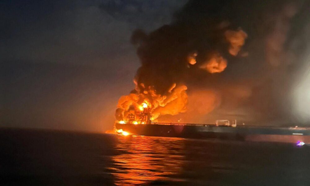 Ucrania bombardea posiciones e instalaciones petrolíferas rusas