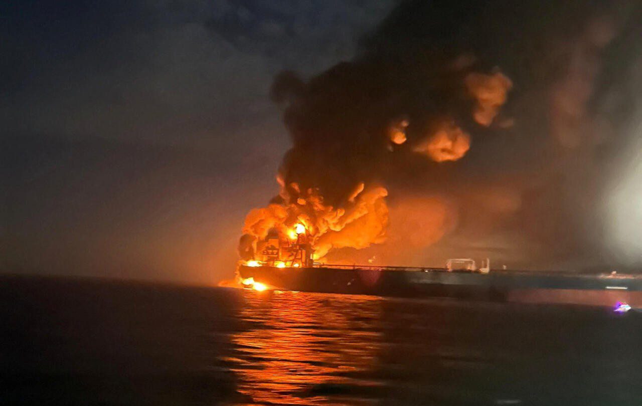 Ucrania bombardea posiciones e instalaciones petrolíferas rusas