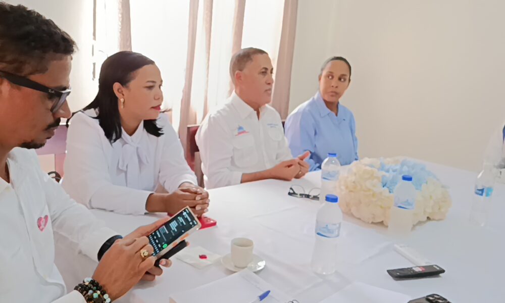 Director Infraestructura Escolar encabeza Mesa de Trabajo en Neiba y dispone concluir obras escolares
