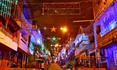 Decoración navideña de un barrio para el concurso organizado en Barahona.