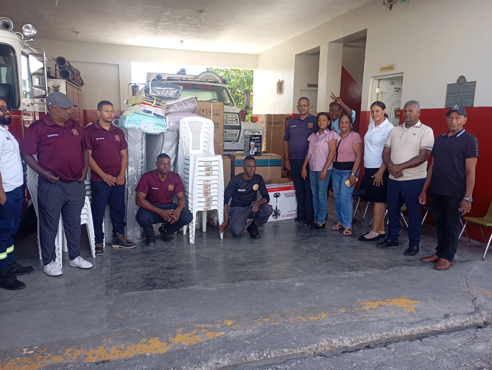 dasac-entrega-electrodomesticos-bomberos-polo-ahora-noticias-rd.jpg