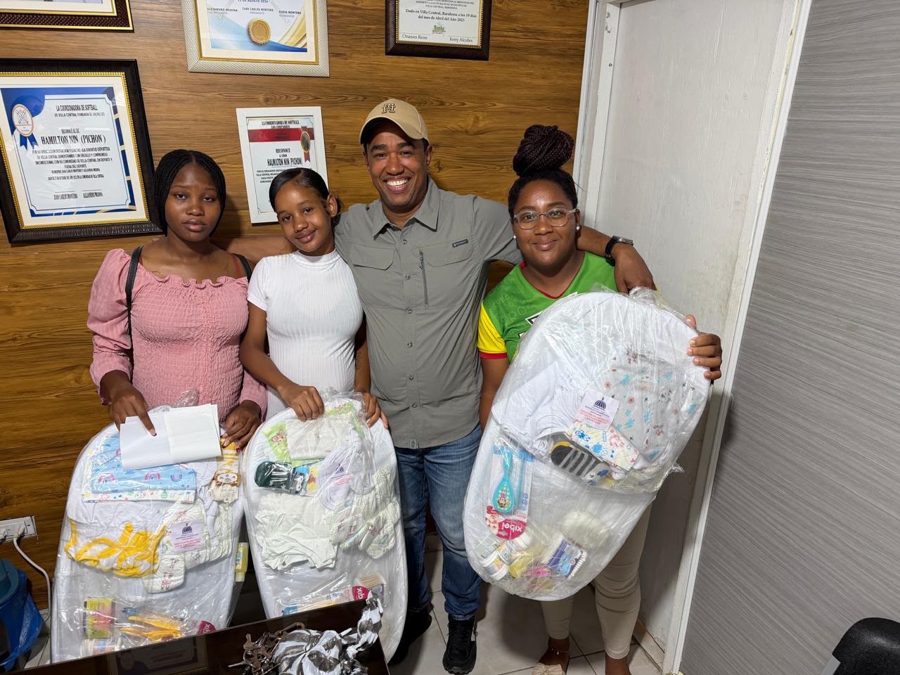 entrega-canastillas-mujeres-embarazadas-villa-central
